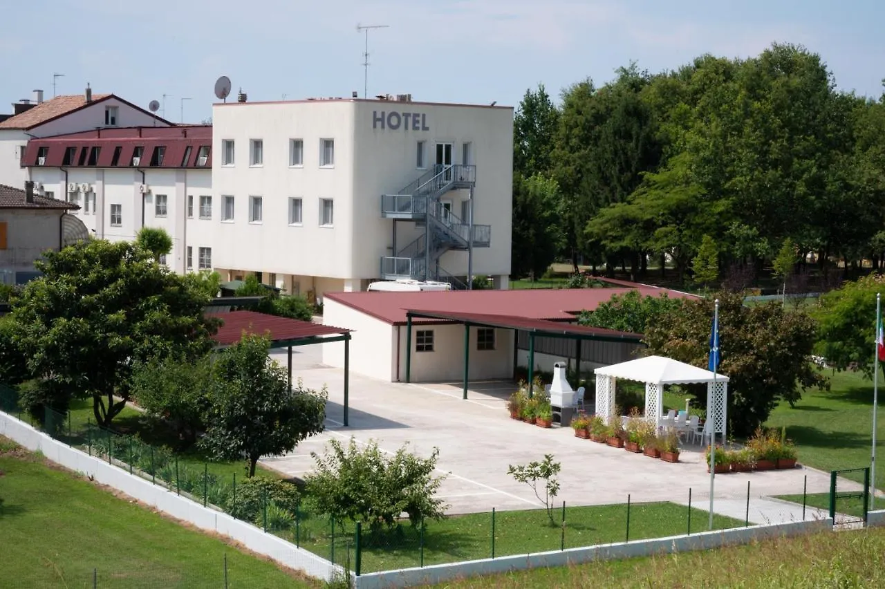 Hotel Passacor - Business & Bike Sermide 0*,